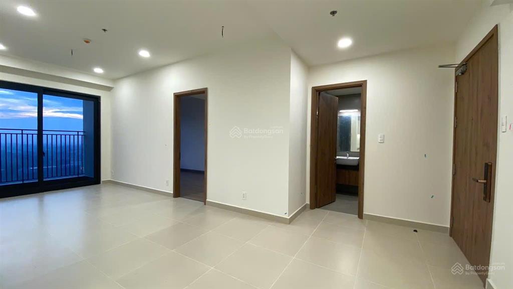 Căn 2pn 2wc 69,5m2 tầng cao view đẹp nhà mới giá 3.5 tỷ rẻ hơn cdt 200 triệu cc the glory