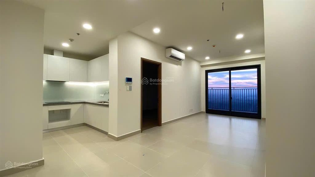 Căn 2pn 2wc 69,5m2 tầng cao view đẹp nhà mới giá 3.5 tỷ rẻ hơn cdt 200 triệu cc the glory