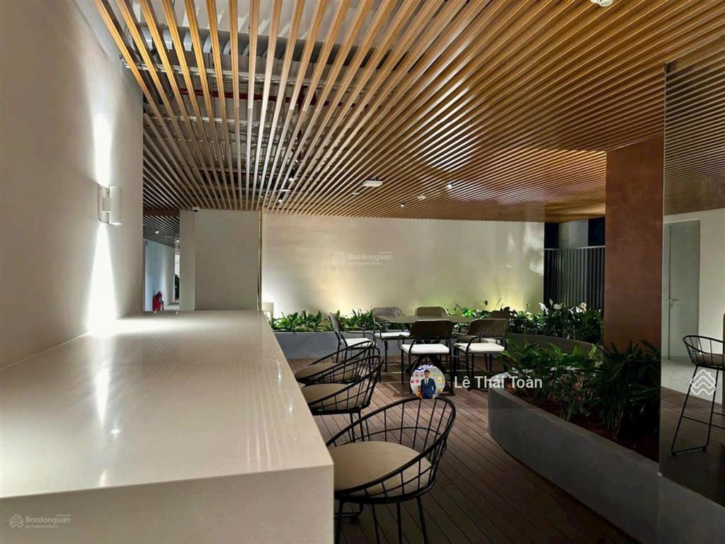 Một căn duy nhất 2pn 70m2 giá 2.550 tỷ tầng cao view đẹp . bank hỗ trợ 70%