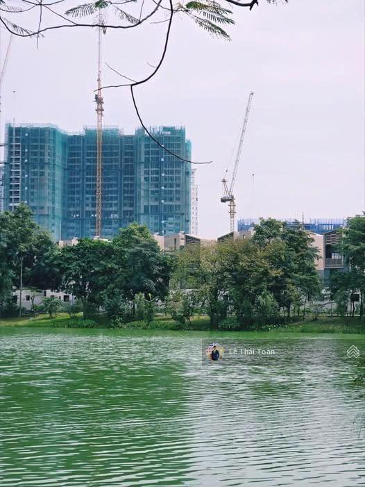 Chủ ngộp cắt lỗ gấp trong tuần 2pn 2wc 101m2 ban công rộng 12m view hồ điều hoà và công viên 75ha