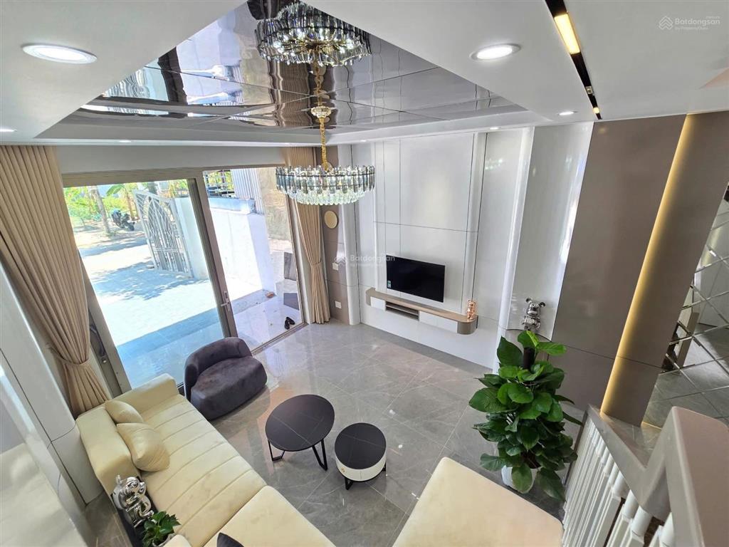 Chính chủ gửi bán nhà 3 tầng mt nguyễn thúy. đường 7.5m, đà nẵng