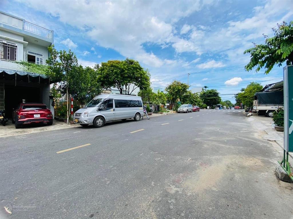 Chính chủ gửi bán lô góc 2 mt đường vũ trọng hoàng và nguyễn công hoan,đà nẵng.