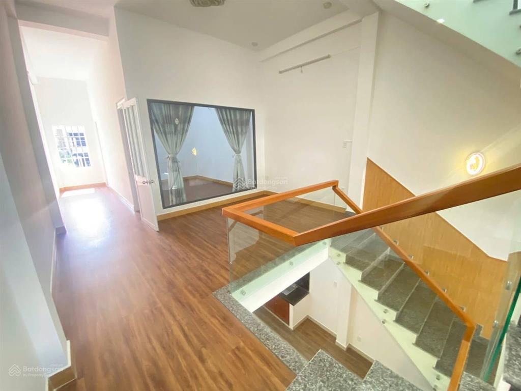 Chính chủ gửi bán nhà 3 tầng 3 mê mt đường lê thiệt,p hòa khánh.đà nẵng