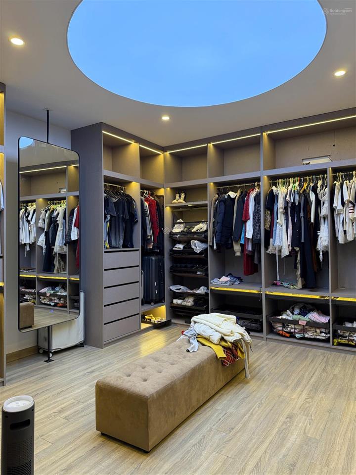 Cần bán nhà 5 tầng mt thích quảng đức.đà nẵng