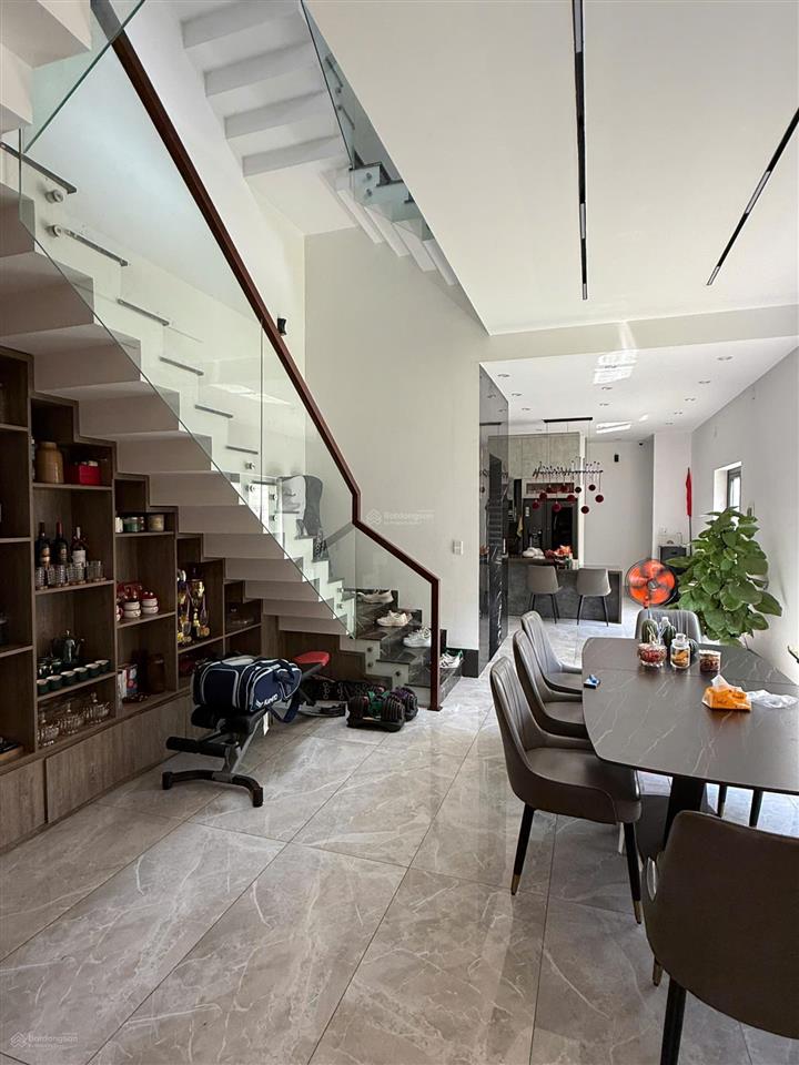 Cần bán nhà 5 tầng mt thích quảng đức.đà nẵng