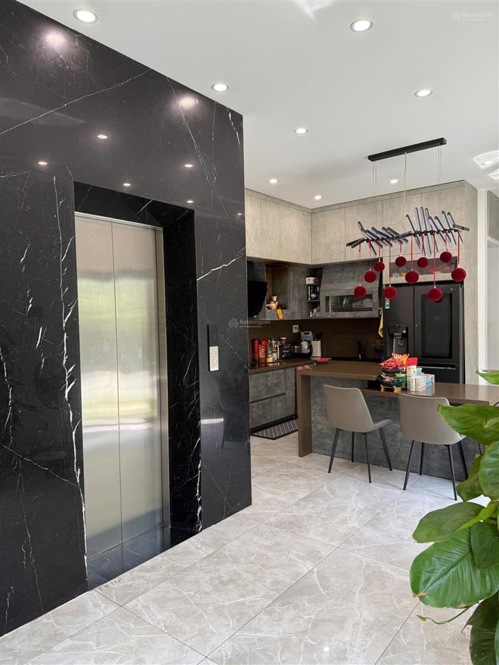 Cần bán nhà 5 tầng mt thích quảng đức.đà nẵng