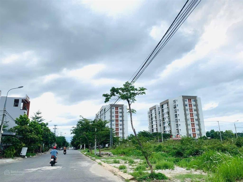 Cần bán lô đất mt( kẹp cống)đường trần quang long.đà nẵng