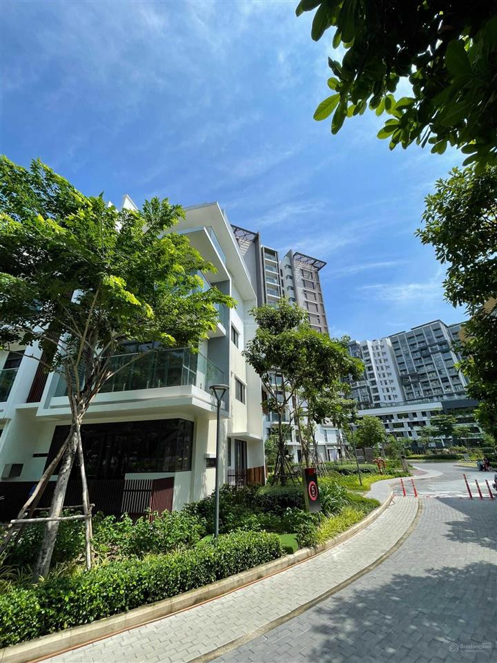 Nhà phố thấp tầng the glen  celadon city  1hầm + 1trệt  4 lầu. dt 343m2  mua trực tiếp cđt 21tỷ