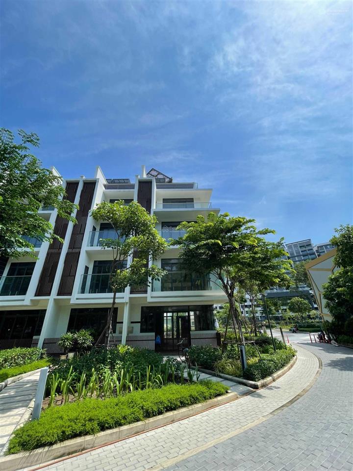 Nhà phố thấp tầng the glen  celadon city  1hầm + 1trệt  4 lầu. dt 343m2  mua trực tiếp cđt 21tỷ