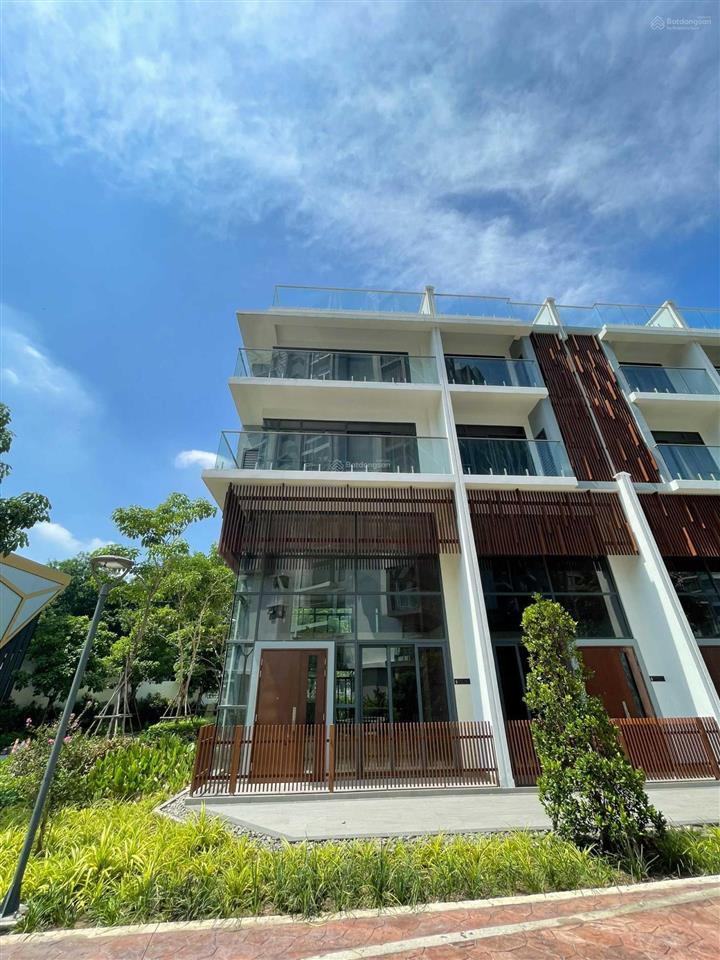 Nhà phố thấp tầng the glen  celadon city  1hầm + 1trệt  4 lầu. dt 343m2  mua trực tiếp cđt 21tỷ