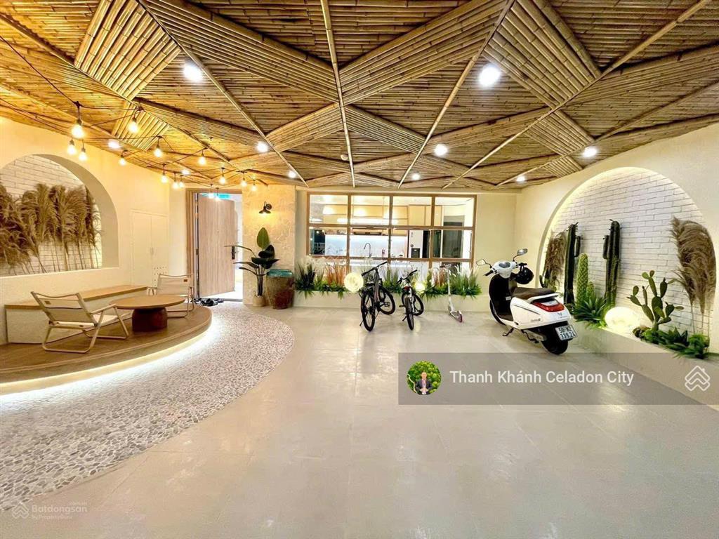 Bán căn sky linked villa  3pn + 1 2wc, giá bán 13tỷ8  căn hộ xe hơi chạy lên tận nhà celadon city