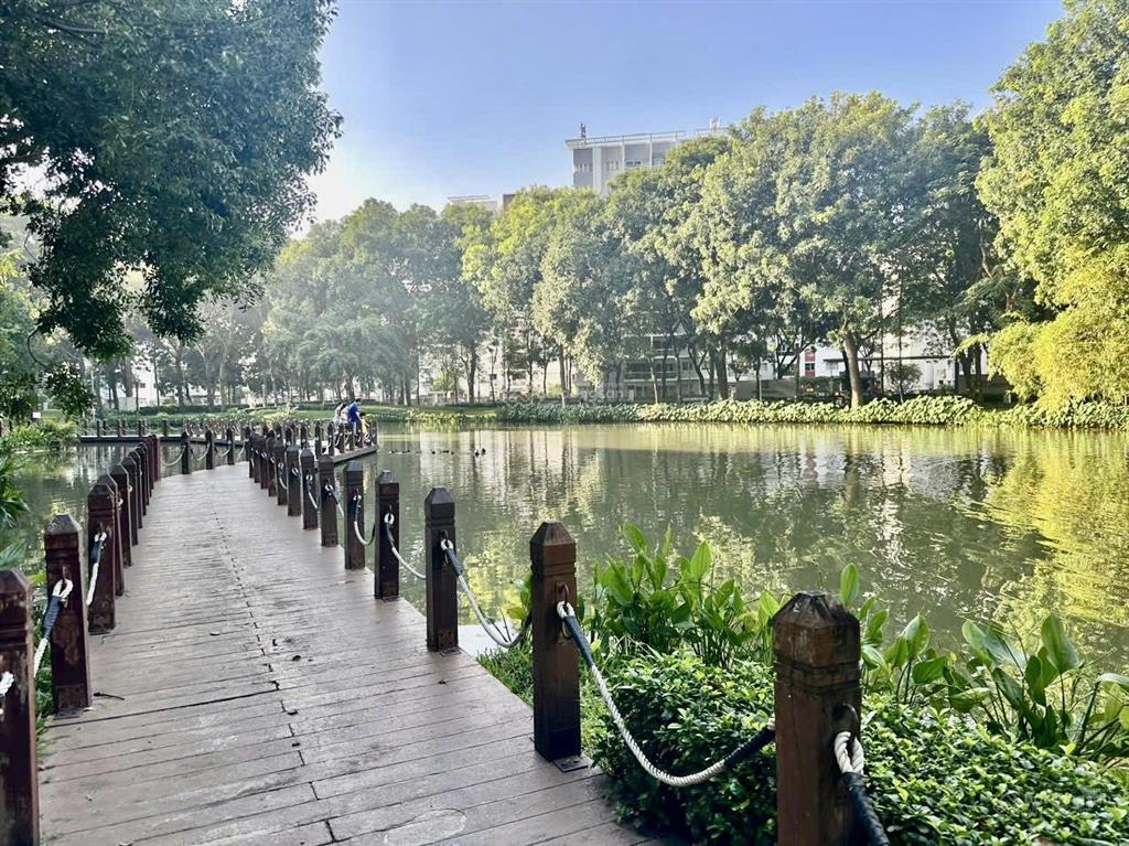 Cần bán nhanh căn 1pn  53m2 khu emerald  tầng đẹp  giá 3ty9 (102%)  block f