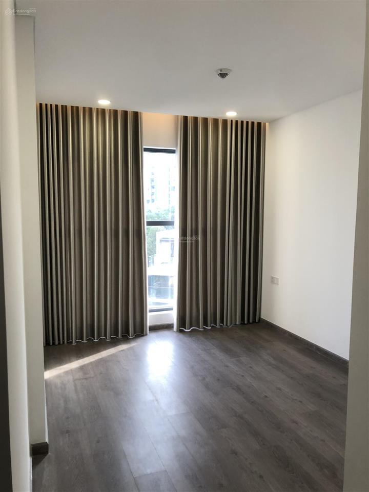 Hót  bán căn diamond brilliant 141m2  3pn + 1  giá 10tỷ tầng 9. full nội thất, bancon đông bắc