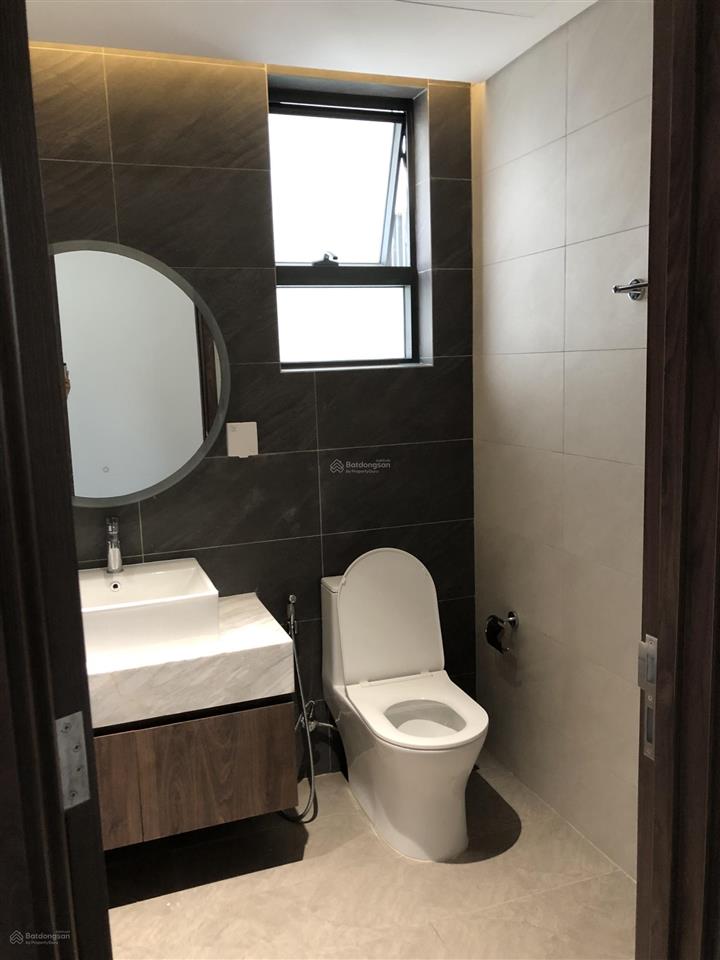 Hót  bán căn diamond brilliant 141m2  3pn + 1  giá 10tỷ tầng 9. full nội thất, bancon đông bắc