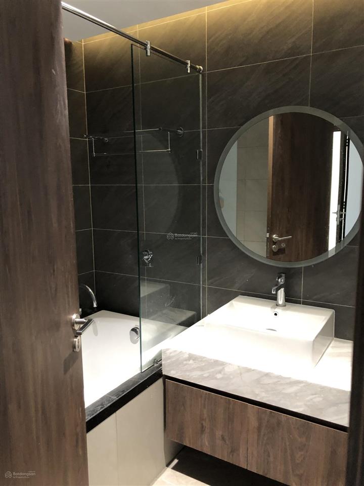 Hót  bán căn diamond brilliant 141m2  3pn + 1  giá 10tỷ tầng 9. full nội thất, bancon đông bắc