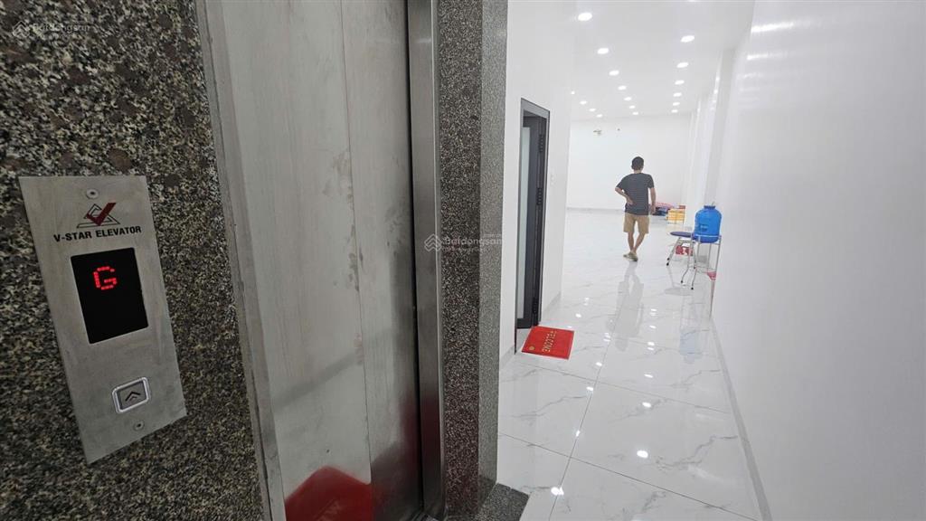 Mặt tiền 5x40m, thang máy, 1 trệt 4 lầu, mới 100%