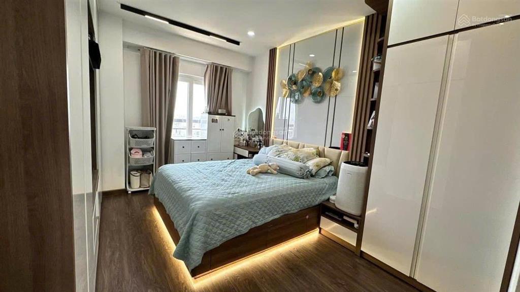 Cho thuê chcc the flemington. lê đại hành. dt 86m2 2pn 2wc, giá 18 triệu / tháng ( ở liền )