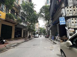 Nhà 7 tầng thang máy, ô tô tránh, vỉa hè tại pháo đài láng. dt 48 m2, mt 4m. hiện đang cho thuê.