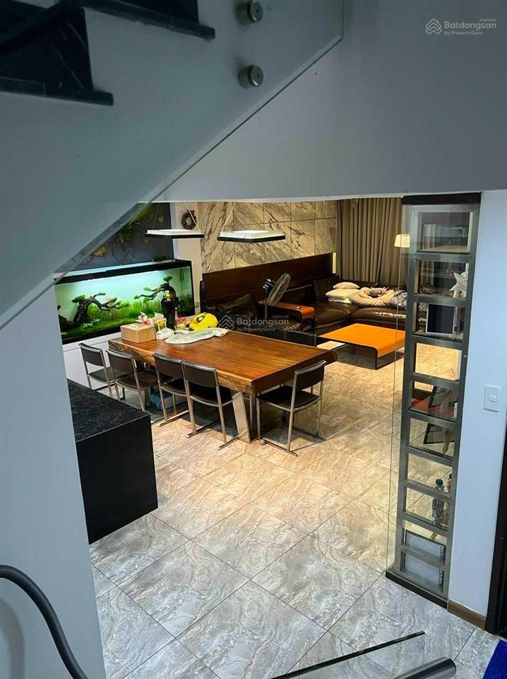 Bán nhà khu nội bộ. vào ở ngay xd 7x15m, hầm lửng 3 lầu nhà thông minh, cây cối xanh mát