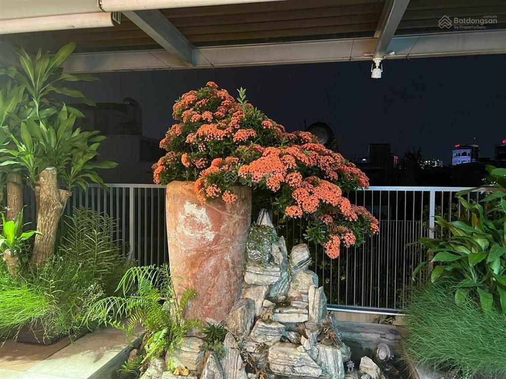 Bán nhà khu nội bộ. vào ở ngay xd 7x15m, hầm lửng 3 lầu nhà thông minh, cây cối xanh mát