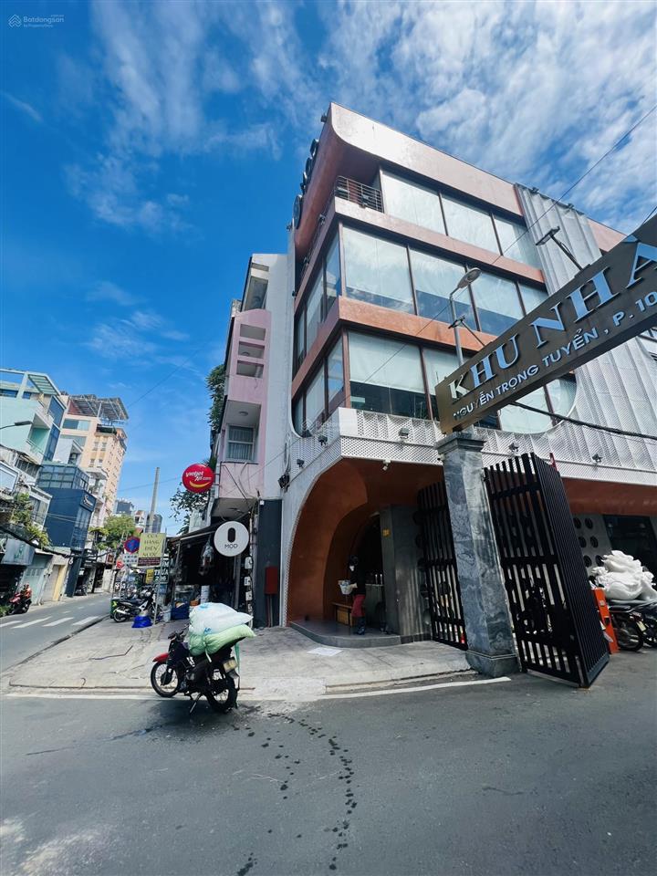 Góc 3mt đẹp như biệt thự phố! nguyễn trọng tuyển có thang máy, nội thất cao cấp, chỉ 33 tỷ