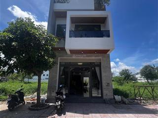 Nhà mới 2 lầu vip nhất the sol chợ hưng long 500m