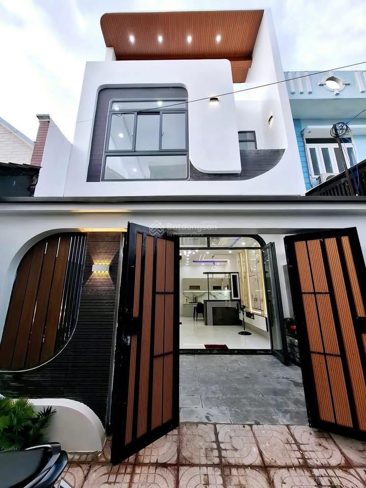 Nhà mới 5,5x16m sau lưng trường tiểu học long thượng