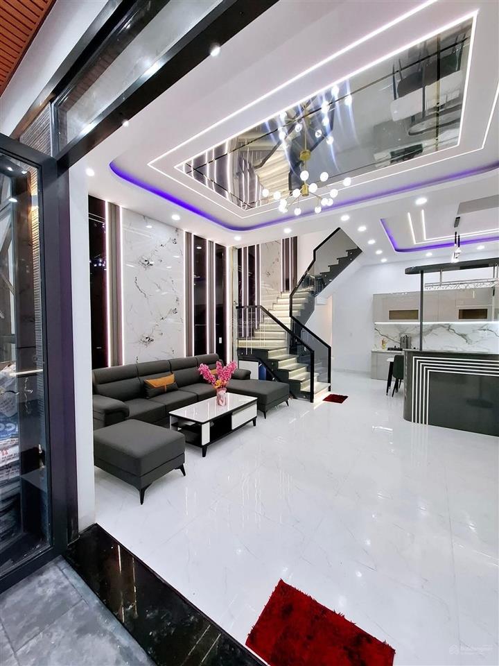 Nhà mới 5,5x16m sau lưng trường tiểu học long thượng