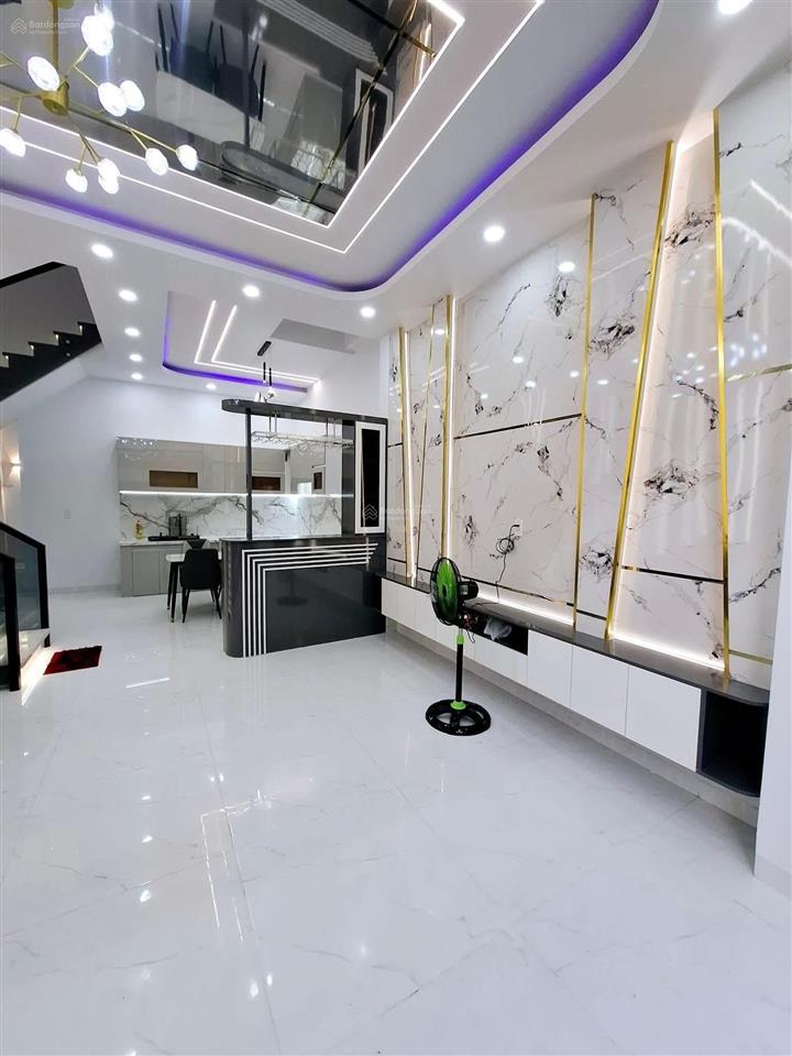 Nhà mới 5,5x16m sau lưng trường tiểu học long thượng