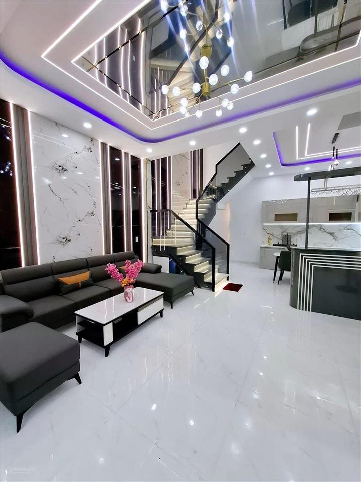 Nhà mới 5,5x16m sau lưng trường tiểu học long thượng