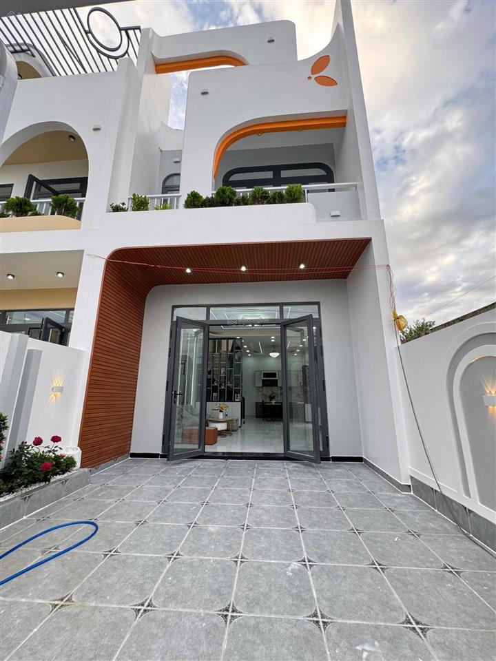 Căn góc 2 mt nhà mới 5 x20m sát kcn cầu tràm đã hoàn công