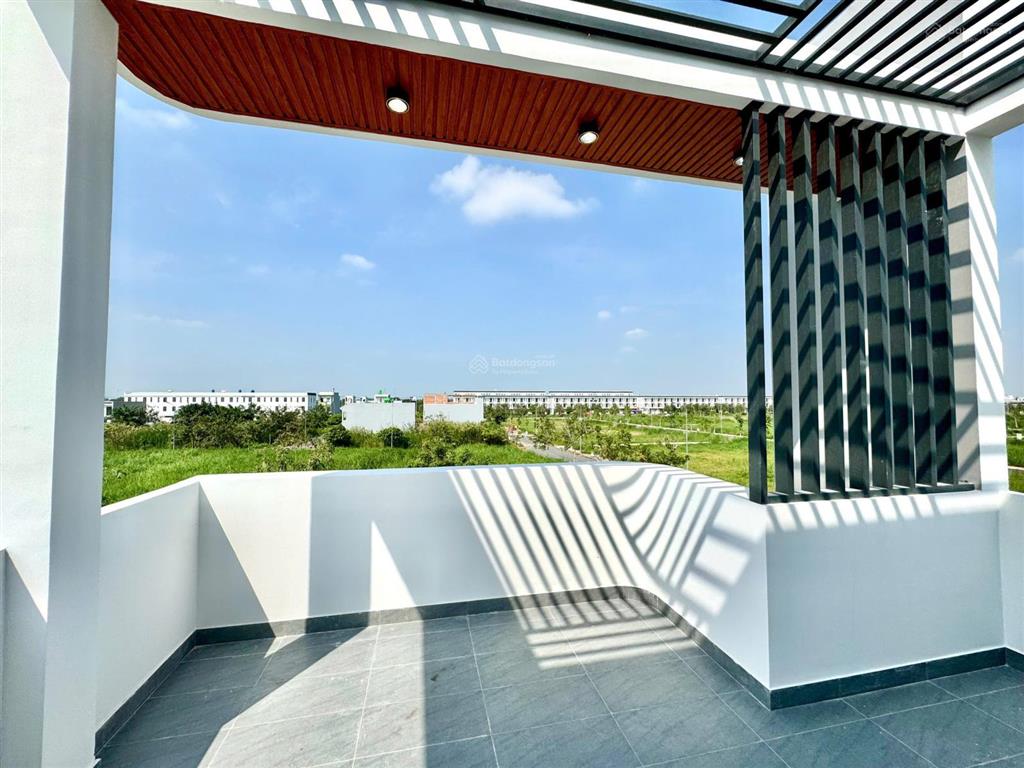 Bán nhà the sol city chợ hưng long giá 5,4 tỷ