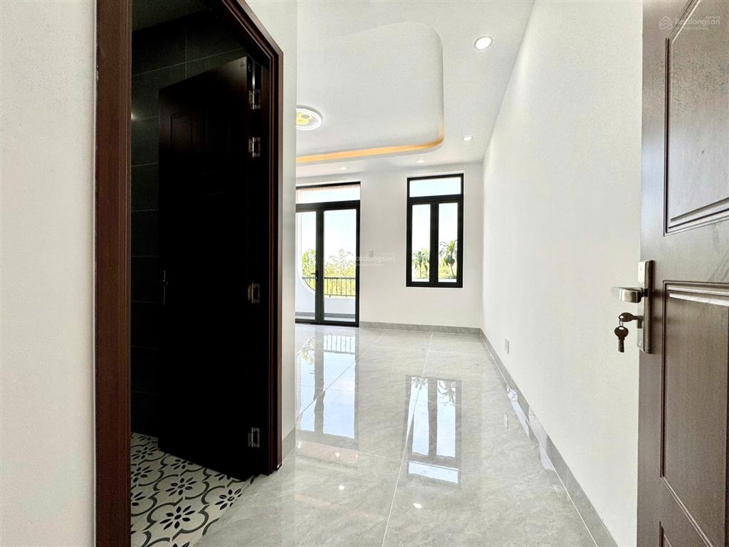 Bán nhà the sol city chợ hưng long giá 5,4 tỷ