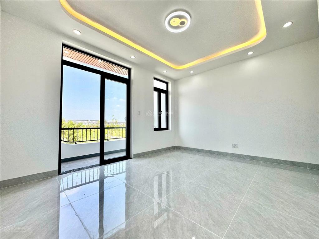 Bán nhà the sol city chợ hưng long giá 5,4 tỷ