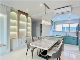 Chính chủ gửi bán căn hộ 3pn 160m2 có ban công dài, nội thất có sẵn, chuyển vào ở ngay, sổ hồng cc