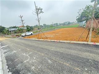 Cc e bán nhỉnh 2 tỷ 110m full thổ tại đô thị hoà lạc sát dh09. đường thông ô tô đỗ