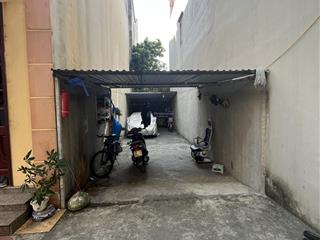 Bán đất việt hưng 50m giá 7 tỷ ô tô vào , sát phố, gần trường, chợ, xây lên 6 tầng thang máy gara