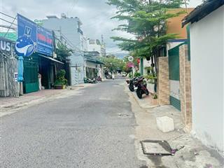 Bán nhà mặt tiền nhị hà nằm tttp nha trang ngang 4,2m. hướng bắc 9tỷ250 hiện đang cho thuê. 119.5m2