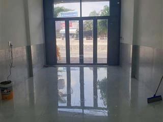 Bán nhà mt nguyễn tất thành rộng 35m  phước long. dt 82,6m2 ngang 4m giá 4tỷ699tr kinh doanh tốt