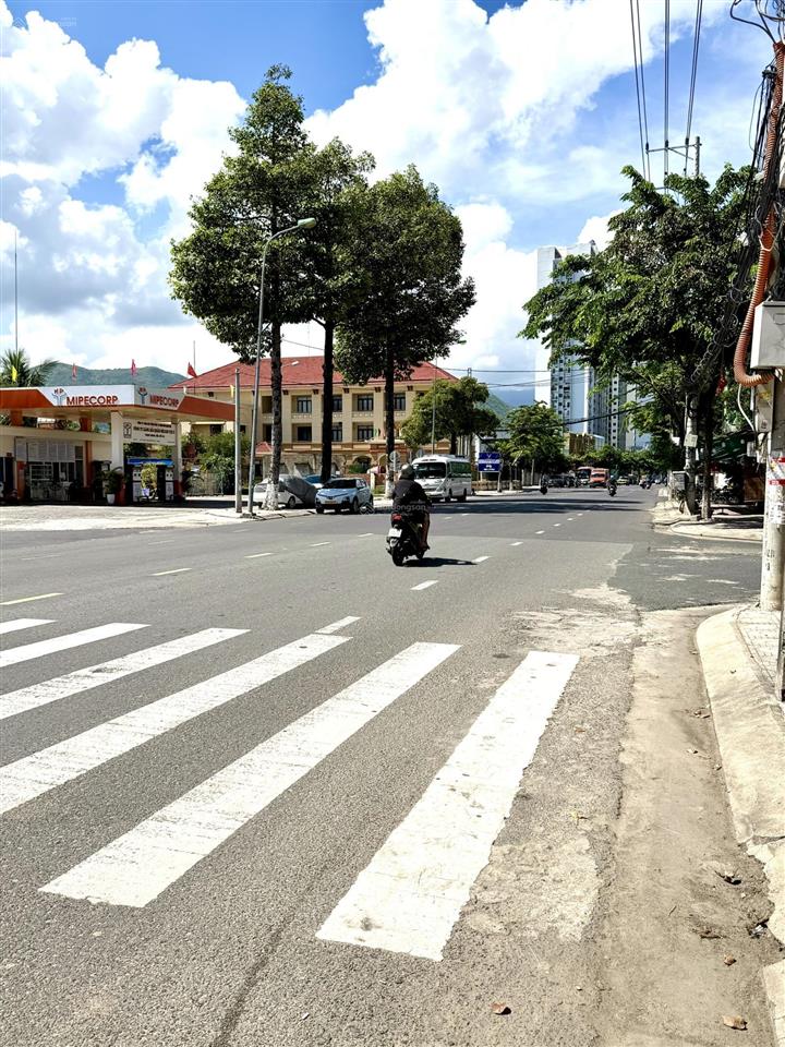 Nhà mặt tiền kinh doanh đường tô hiệu vĩnh nguyên cách biển 500m giá 8,5ty.đối diện kđt mipeco