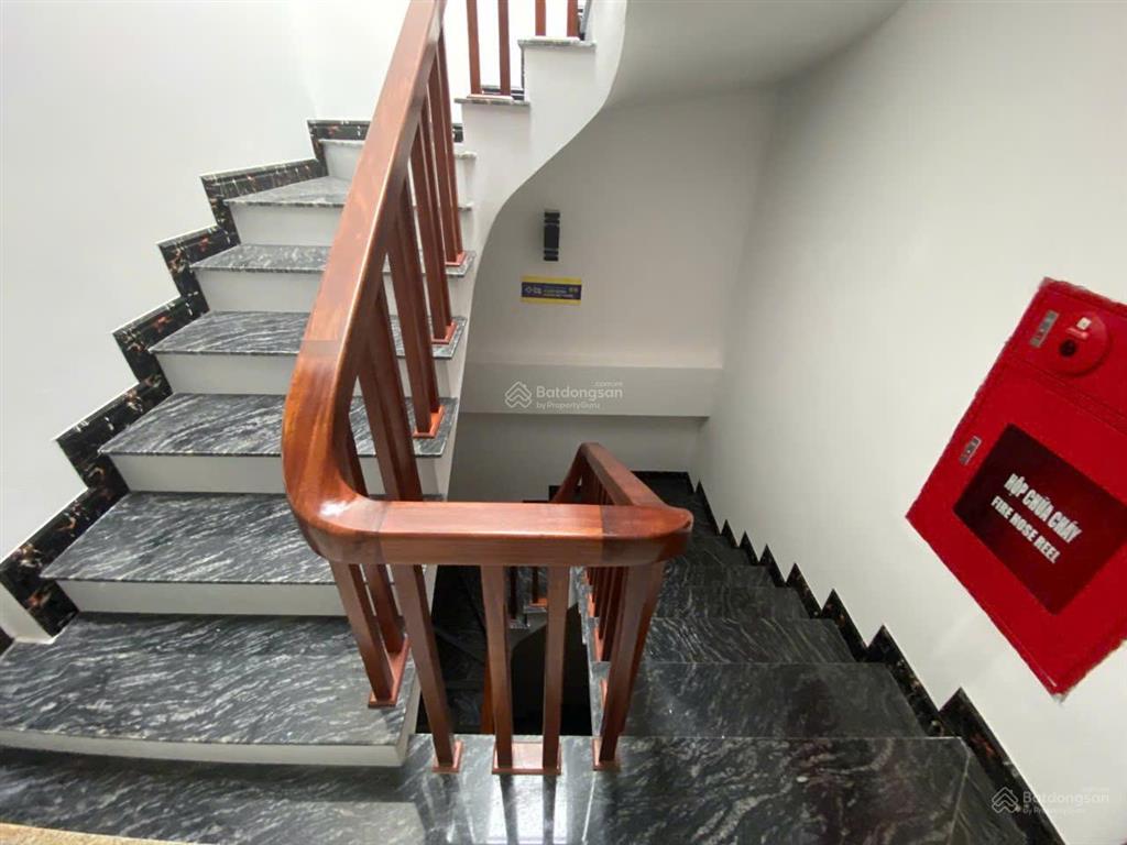 Chính chủ cần bán tòa căn hộ ngõ 271 lạc long quân  cầu giấy  hà nội 129m2x8t thang máy gara ôtô