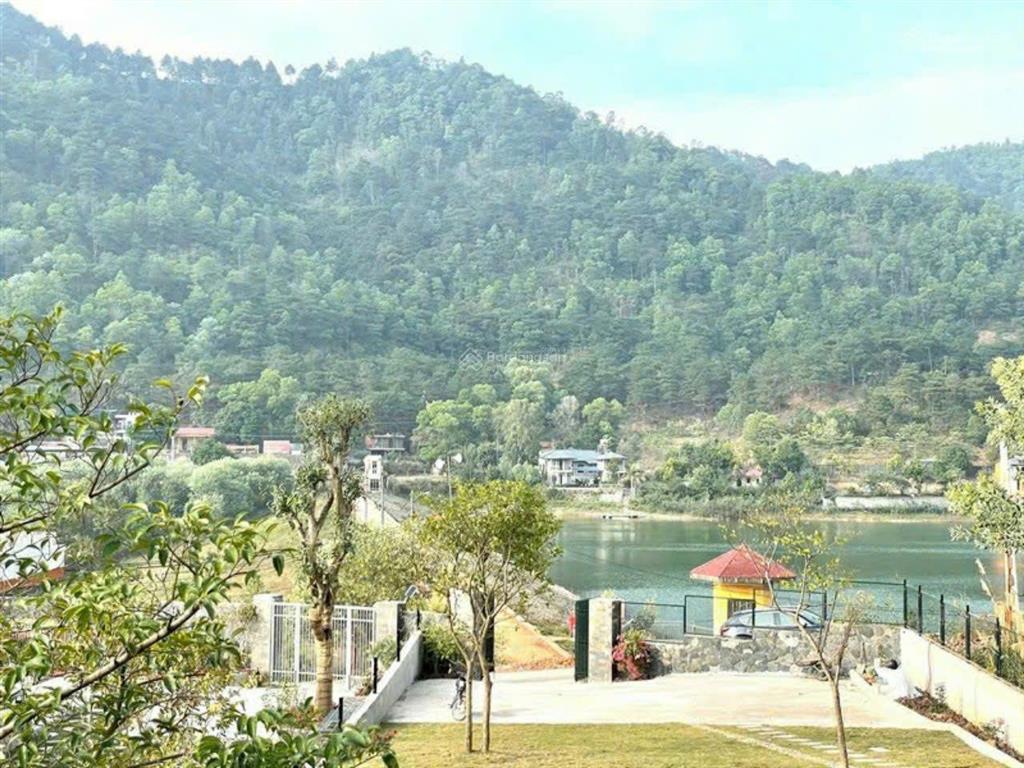 Chính chủ cần bán khu nghỉ dưỡng mặt hồ đồng đò xã minh trí sóc sơn hà nội 1001m2, mt14.7m