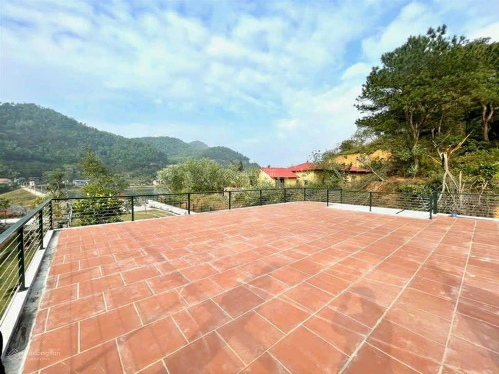 Chính chủ cần bán khu nghỉ dưỡng mặt hồ đồng đò xã minh trí sóc sơn hà nội 1001m2, mt14.7m