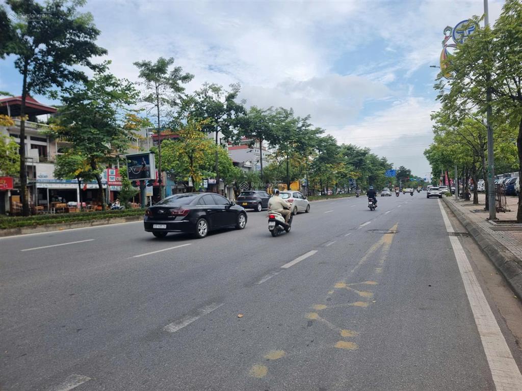 Chính chủ cần cho thuê tòa nhà văn phòng mặt đường ngô gia tự  long biên  hà nội 563m2x10t, mt30m