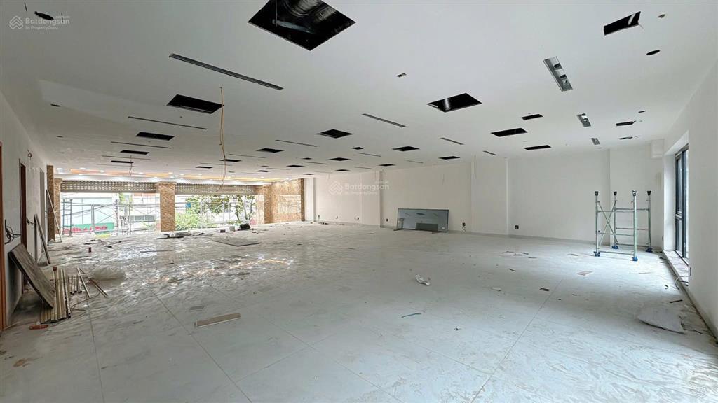 Chính chủ cần bán tòa văn phòng mặt phố phú giatây hồhà nội 340m2x9.5t, mt15m, đầy đủ gpxd, 243tỷ