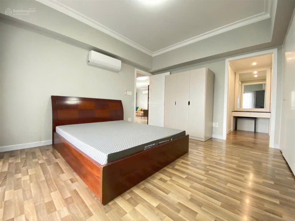 Bán ch cantavil q2 (150m2, 3pn, giá 10,7 tỷ) sh, tttm sát bên, view thoáng mát, căn góc 3 ban công