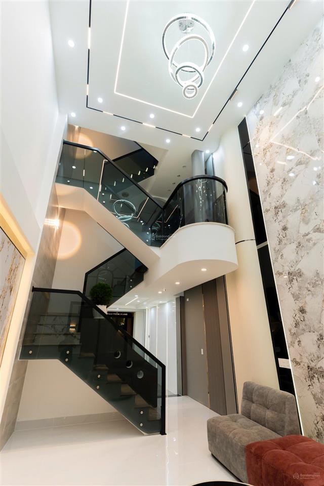 Bán nhà đẹp 1 trệt 3 lầu  sang trọng  đẳng cấp