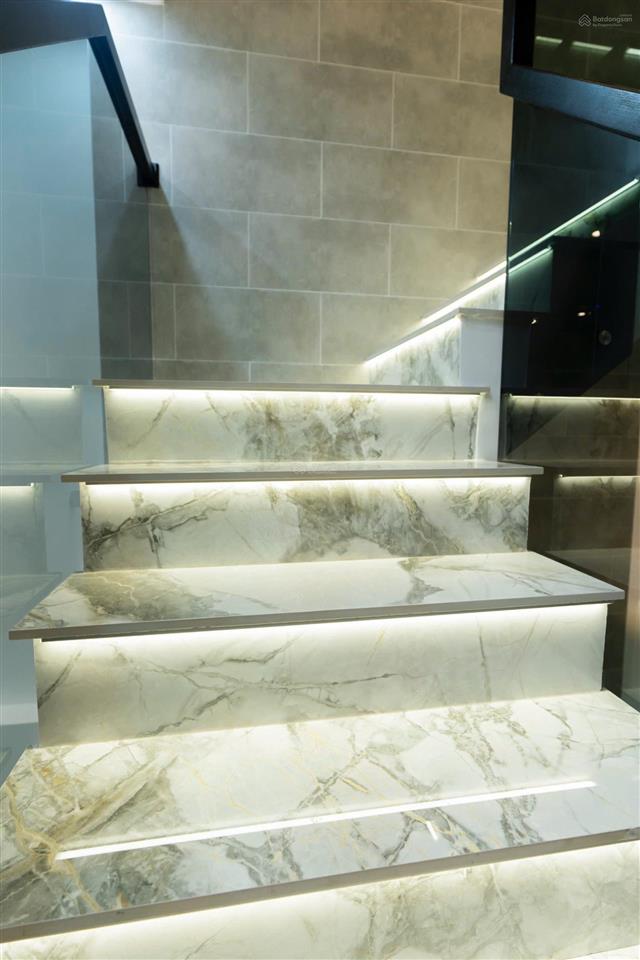 Bán nhà đẹp 1 trệt 3 lầu  sang trọng  đẳng cấp