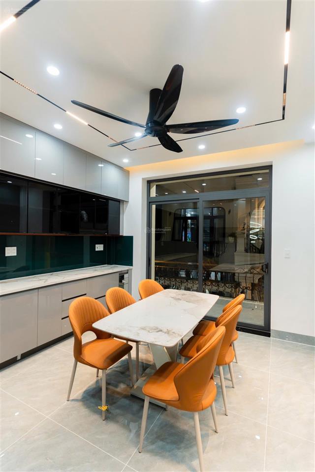 Bán nhà đẹp 1 trệt 3 lầu  sang trọng  đẳng cấp