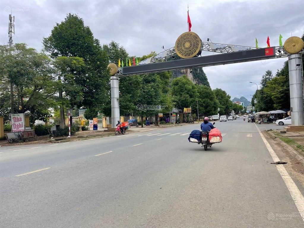 Bán nhà mặt phố cao phong 157,5m2 trung tâm hành chính huyện  ngang 9m x 17,5m